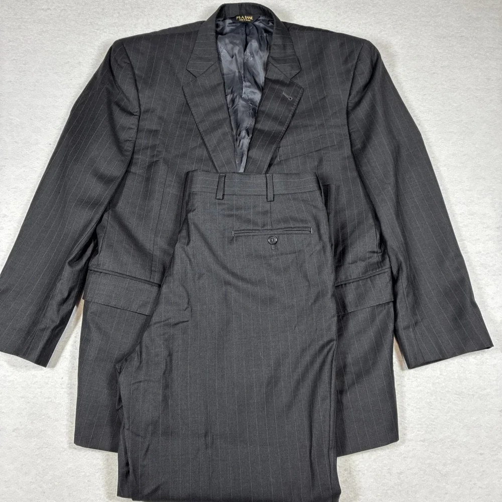 Jos. A Bank Men's Wool Charcoal Gray Pinstripe Suit 2 Piece 44R 38x33 Formal